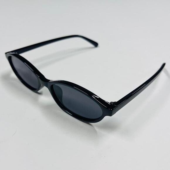 Vintage unique retro style black oval rounded cat eye sunglasses - Picture 2 of 6